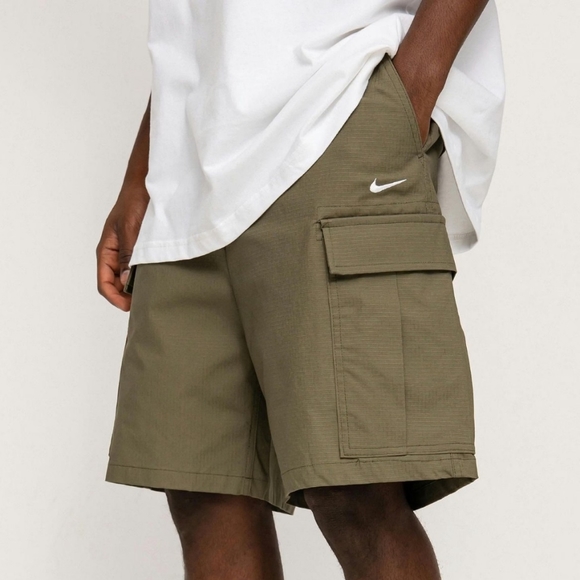 NWT Nike SB Medium Olive Green Ripstop Cargo Shorts 30 - Picture 1 of 9
